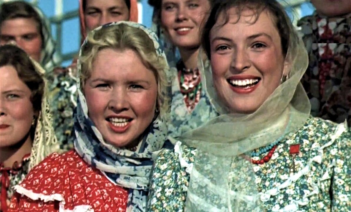 Кубанские казачки для всей страны явили стандарт советской женщины-колхозницы. Фото https://stuki-druki.com.