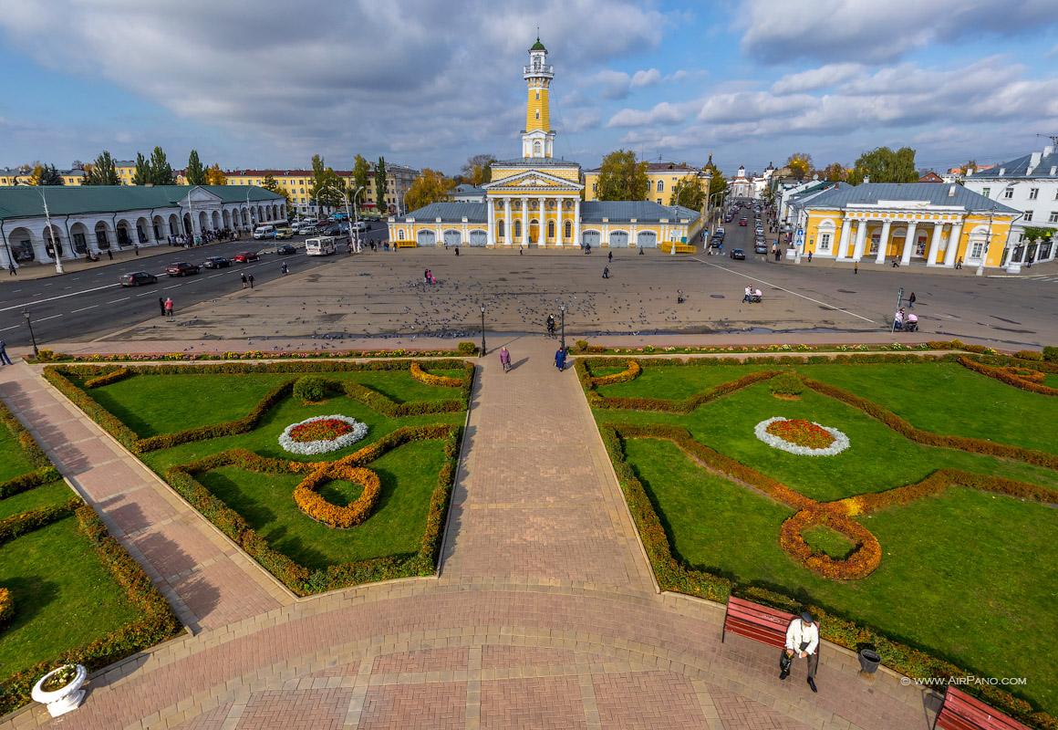 Время в костроме. Кострома Сусанинская площа. Город Кострома Сусанинская площадь. Кострома достопримечательности Сусанинская площадь. Сусанинская площадь в Костроме памятники.