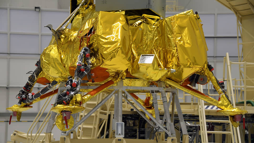    Фото: Александр Казаков / Коммерсантъ