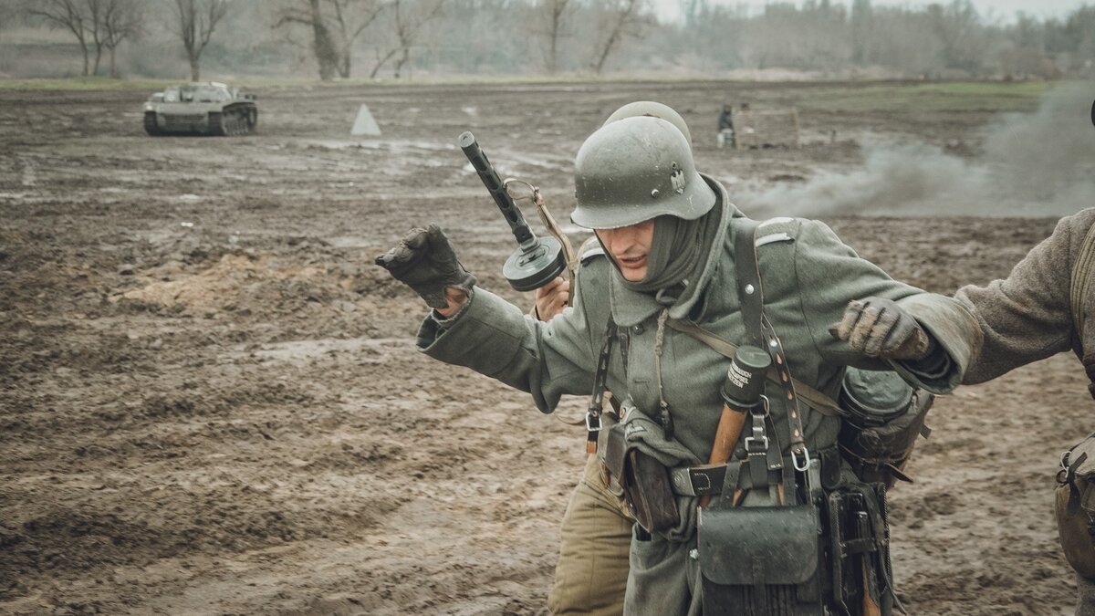     Полиция уличила руководителя «Русской общины» из Нижневартовска Сергея Долгополова в демонстрации нацисткой символики. Суд признал мужчину виновным в нарушении сразу двух федеральных законов, сообщил Muksun.fm источник в правоохранительных органах.