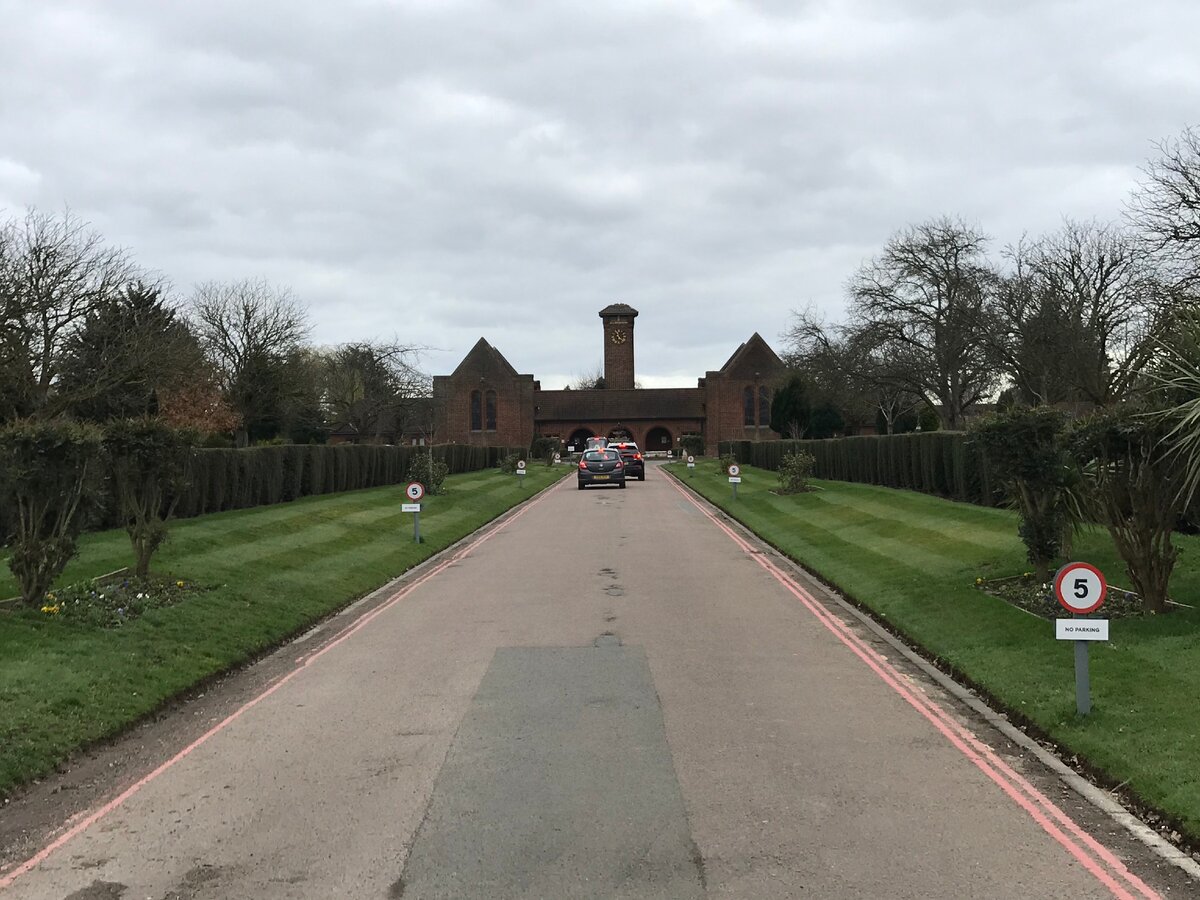 Виды Enfield Cemetery