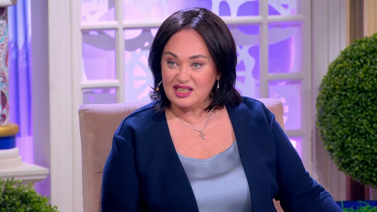 Включи поженимся программу. Лариса Гузеева давай поженимся. Лариса Гузеева на передаче давай поженимся. Лариса Гузеева в программе давай поженимся. Гузеева 2010.