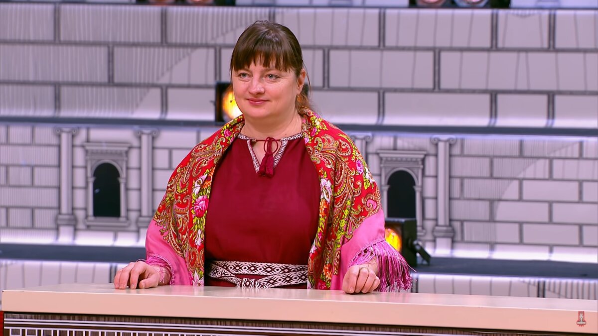 В галерее образы героини "до". Дефиле не было. 