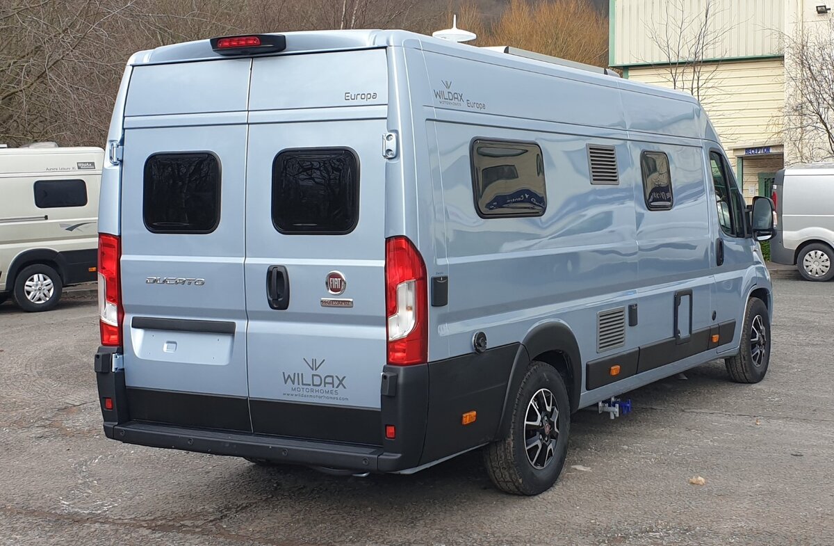 Никто не додумался, а вот англичане сделали удобный автодом в фургоне ...