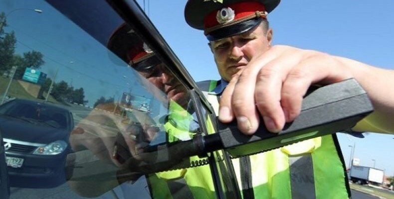 У инспектора нет при себе сертифицированного прибора для замера прозрачности стекол