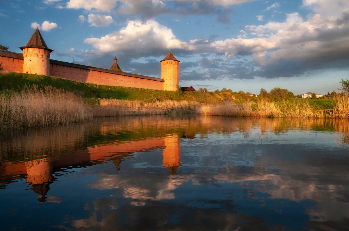 Стены с стороны Каменки,фото автора