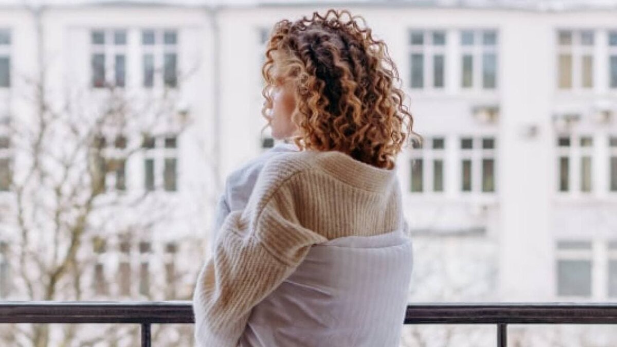 Создатель фото -Mikhail-Nilov pexels.