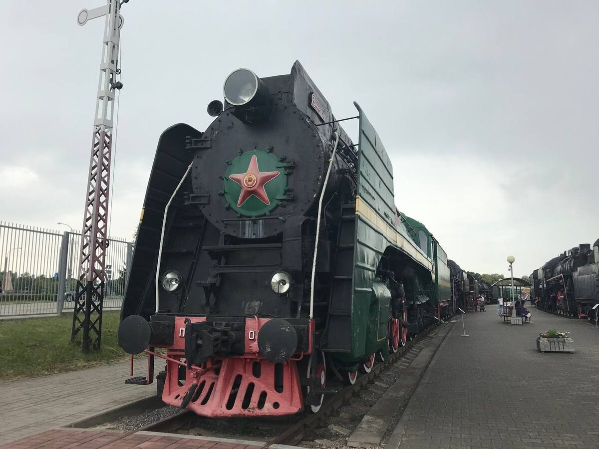 Техника представлена разных периодов и разного назначения.