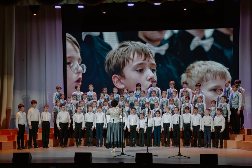 Выступление хора татарстана. Концерт хора название. Выступление хора дети войны г.Тольятти. Выступление хора мальчиков 9 мая 2022 года в Челябинске. Выступление хора в Таганроге 17 апреля 2022 года.
