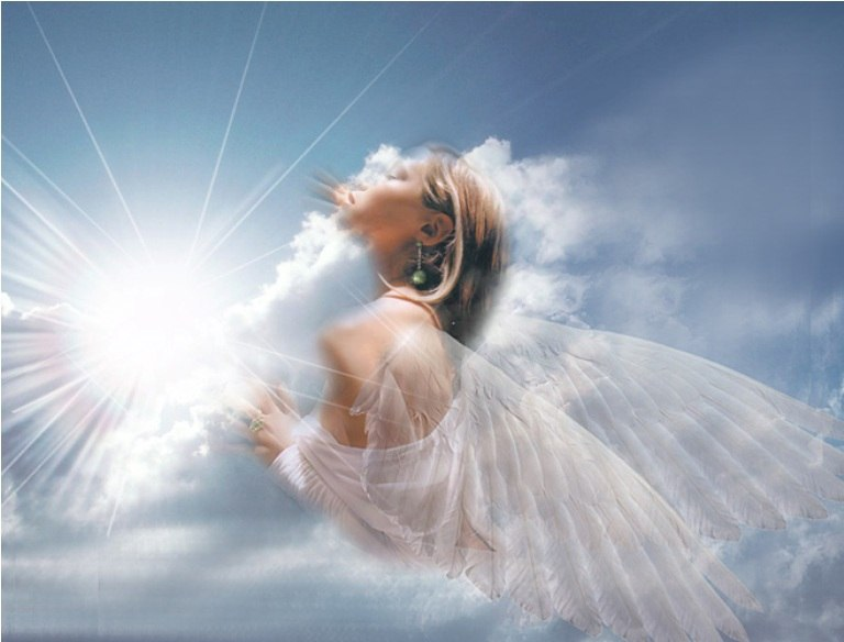 полет в небе. есть летящий. девочка на облаке. необычные кадры. летящи.