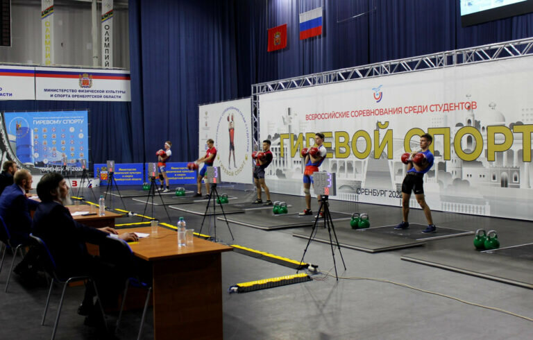    В Оренбургской области проходят Всероссийские студенческие соревнования по гиревому спорту Кристина Просвиркина