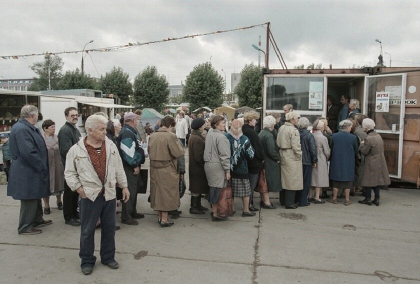 Шок и трепет 1998 года. Хроника дефолта в фотографиях