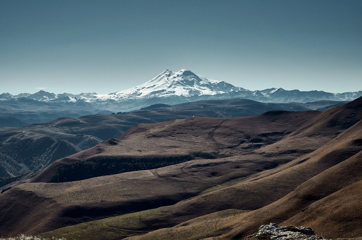 Вид на Эльбрус с одной из смотровых