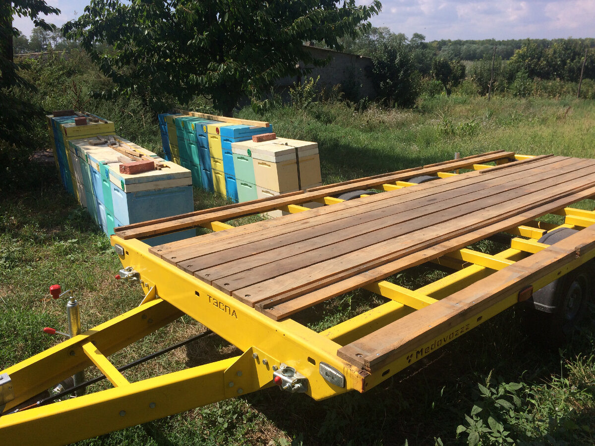 Срезал борта удерживающие улья.