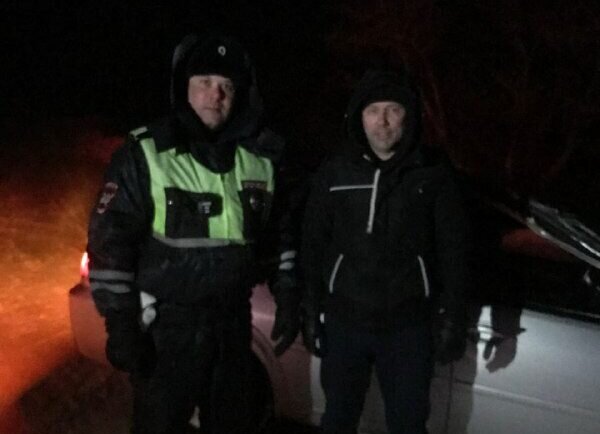    В Тюльганском районе полицейские спасли семью с двумя детьми от замерзания на трассе Елена Шкатова