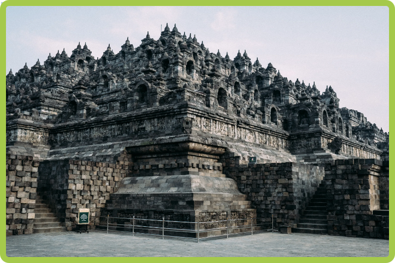 Боробудур - древний храм на острове Ява