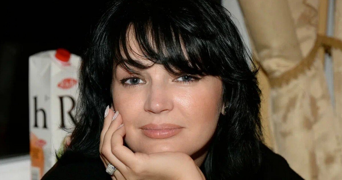 Вдова Александра Абдулова, Юлия