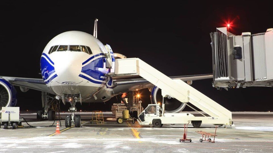     Самолеты AirBridgeCargo, частые гости Красноярска до февраля 2022 года, теперь не могут возить грузы из Азии в Европу и обратно