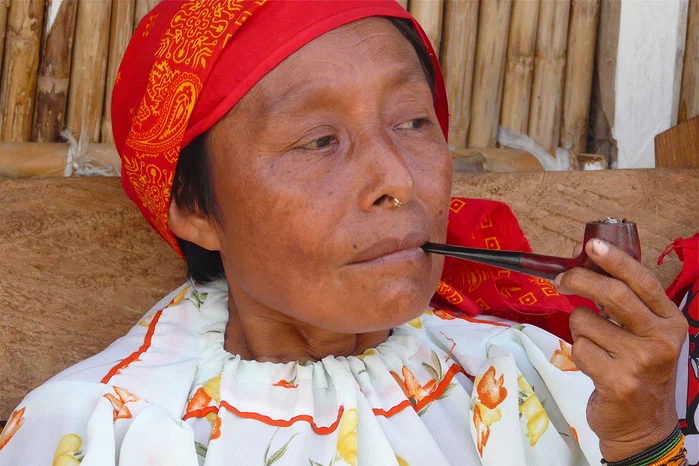 Шаман общины Куна.