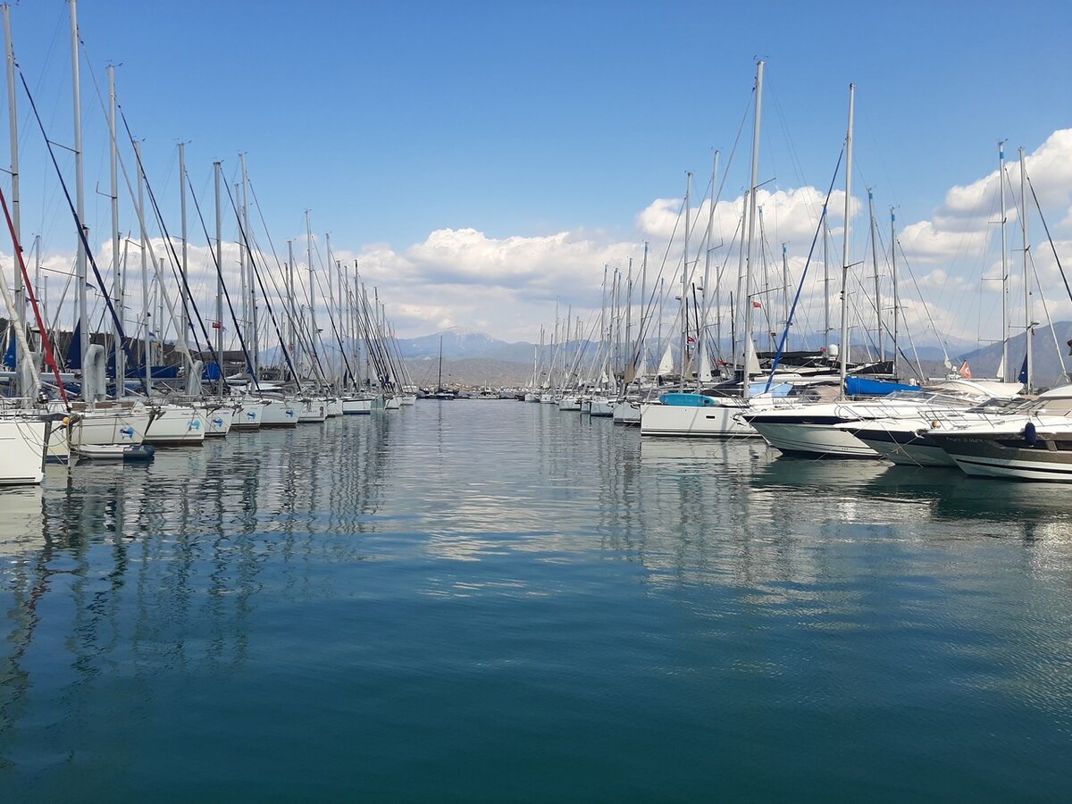 Вид из кафе на набережной. Выпить кофе по-турецки и на встречу приключениям.