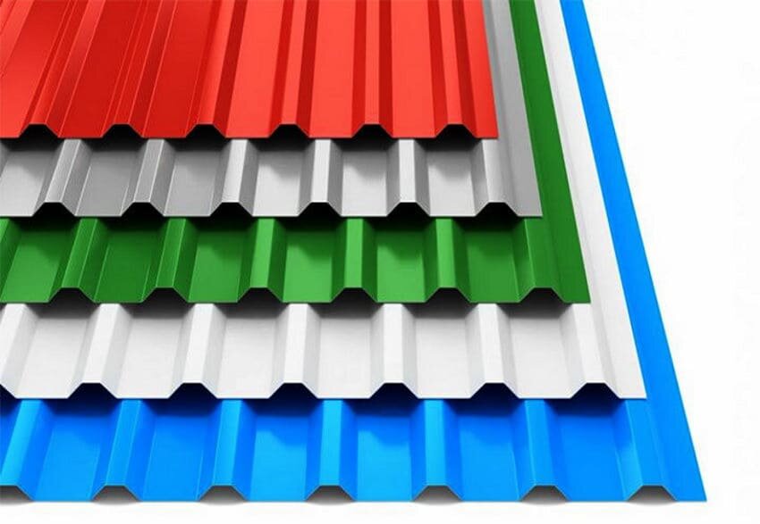 Какой профлист нужен для строительства забора?
С8 — цифра 8 означает глубину волны в мм, т.е. глубина продавливания профильного листа, данный профнастил имеет рабочую поверхность шириной 1,15м;с20 — цифра 20 по аналогии с8, 20 мм глубина волны, но данный профнастил имеет меньшую рабочую зону 1,1 м, а также используется при строительстве кровли;H-44×1000 — данный профнастил используется преимущественно для кровли больших объектов, однако, он также подходит для промышленных ограждений;