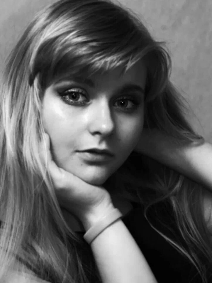 Ей прочили блестящее будущее, а она даже не успела окончить театральный ...