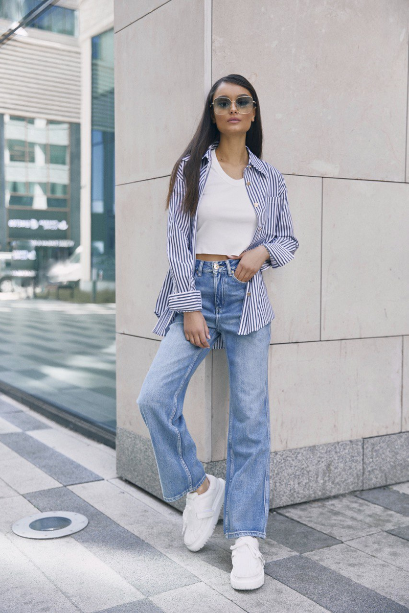 Что носить летом, чтобы выглядеть стильно и чувствовать себя максимально комфортно?  Ответ прост - подходят все варианты! Платья, юбки, брюки, костюмы, главное знать, как их сочетать!-20