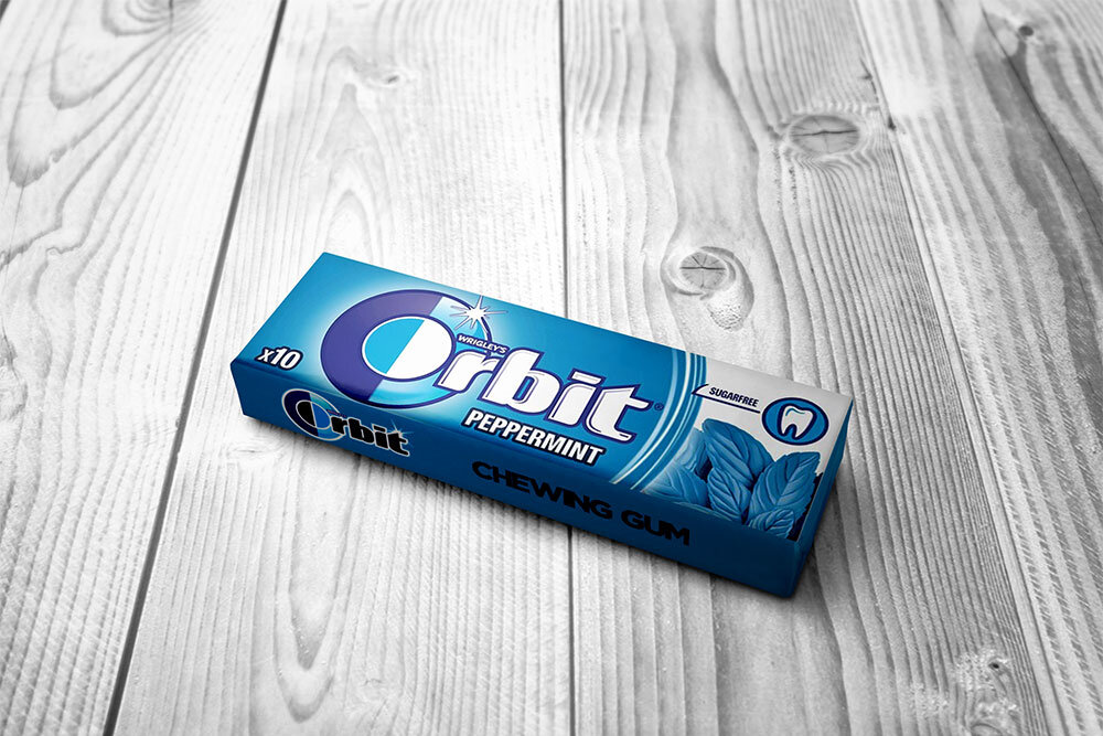 Неожиданно образовавшуюся дыру в бензобаке можно заклеить освежающей жевательной конфетой. Достаточно пожевать её и заклеить пробоину. Конечно, мера исключительно временная, но добраться до ремонтной мастерской станет проще.