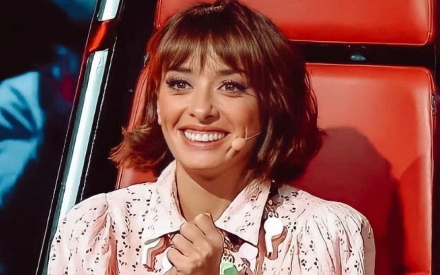 Marisa Liz ,The Voice Kids Portugal 2021,batalhas(Мариса Лиз,Голос Дети Португалия 2021,поединки)-да,да свистки в ожерелье настоящие)))photo by Nova genta/pt