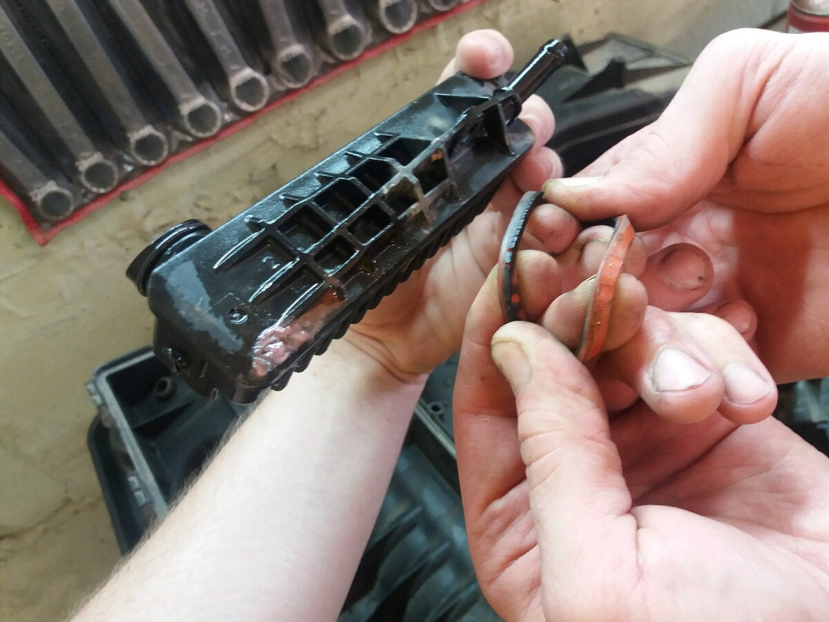 Вот он охладитель картерных газов