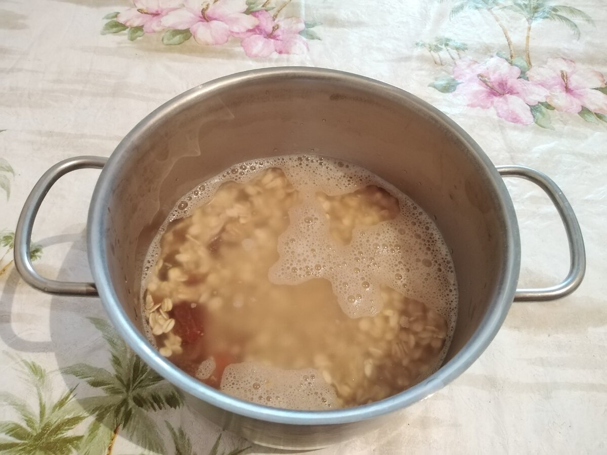 Каша царь с изюмом.