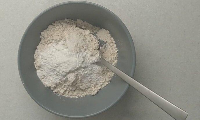 Смесь= овсяная мука+ сахарзам+ разрыхлитель 