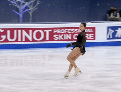 Елизавета Туктамышева исполняет 3А в ПП на ЧМ-2021 (источник - 1tv.ru/sport)