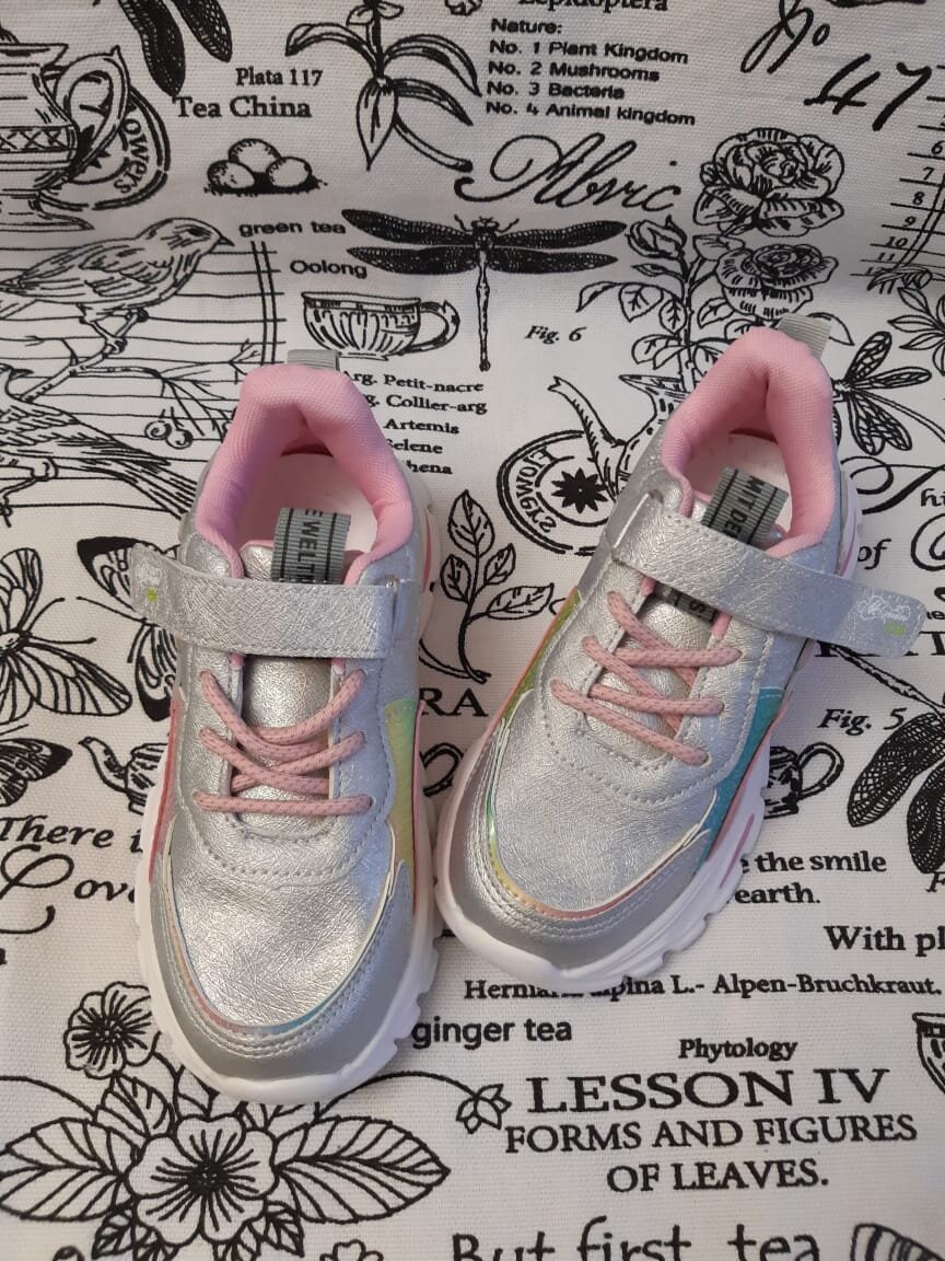 Детские кроссовки для девочек