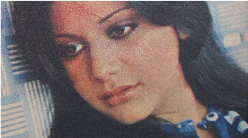 Махеш Бхатт предложил ей роль в своем фильме «Manzilein Aur Bhi Hain» в паре с Кабиром Беди, но она не смогла принять в нем участие, так как не нашла времени на съемки. https://clck.ru/U4WZo