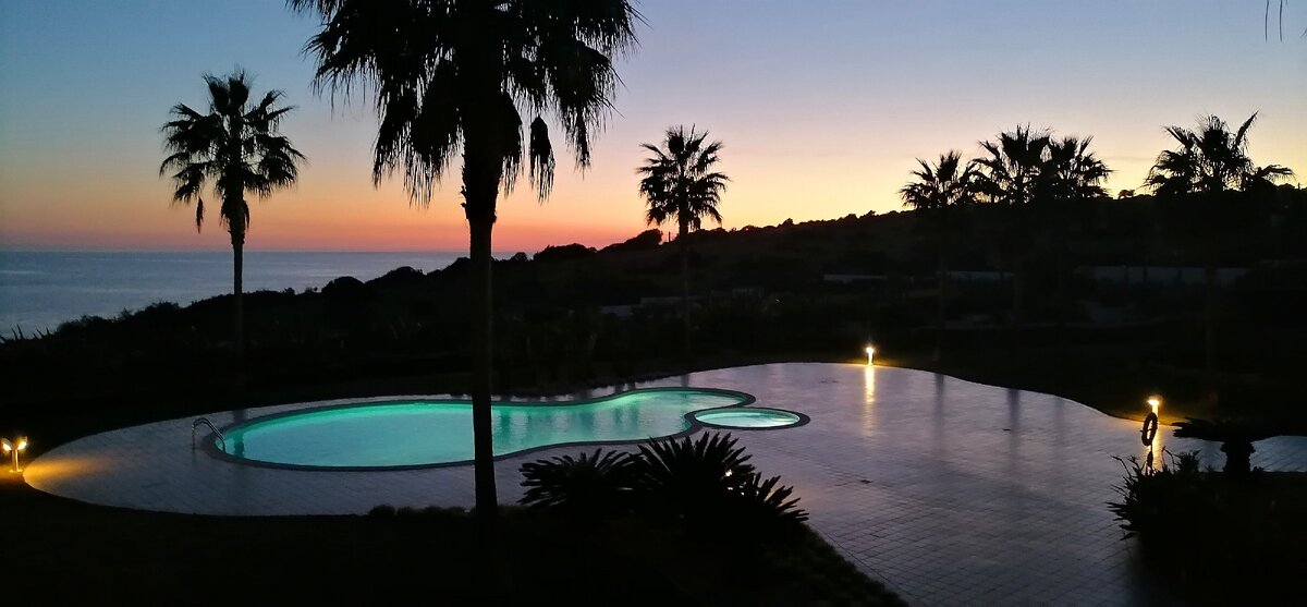 Фото сделано мной. Наша зона бассейна