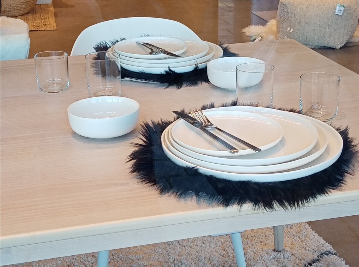 Фото автора. Необычное оформление праздничного стола.