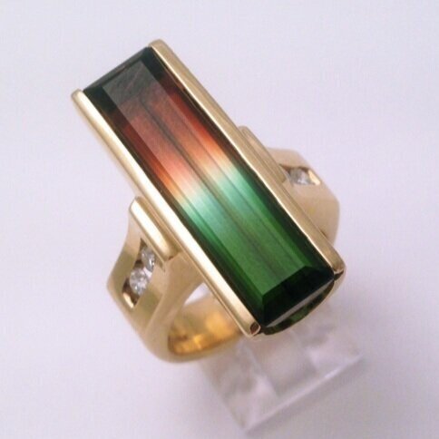 Дизайнерское кольцо с полихфромным турмалином «Анастасия». Фото Sharon Teaman Designs. 