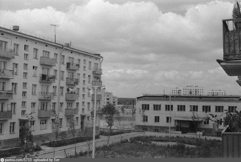 Ул. Глаголева. Двор между 9-м и 11-м домами, 1959 - 1960 г. Из личного архива 3srr.