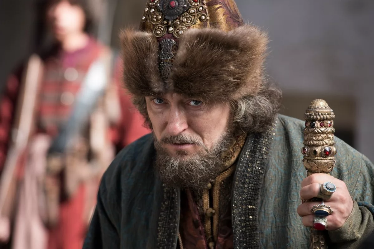 Кадр из сериала "Годунов". Адрес изображения:https://yandex.ru/images/search?from=tabbar&text=годунов%20сериал&pos=8&img_url=https%3A%2F%2Fculturavrn.ru%2Fdatas%2Fusers%2Fgodunov44mx_1.jpg&rpt=simage