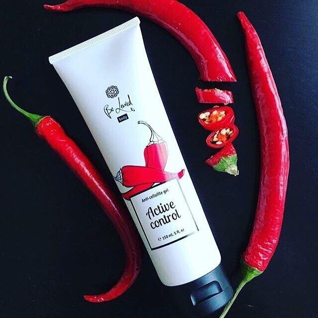 Гель обладает мощной антицеллюлитной активностью, действуя сразу на нескольких уровнях: стимулирует кровообращение и укрепляет стенки капилляров, способствует расщеплению жира, разглаживает и подтягивает кожу. Постоянное применение геля обеспечит гладкость и упругость кожи.
Гель обладает мощной антицеллюлитной активностью, действуя сразу на нескольких уровнях. 
AHA-кислоты очищают кожу и способствуют проникновению активных компонентов в ее глубокие слои.
MDI Complex® стимулирует кровообращение и укрепляет стенки капилляров.
Slim-Exess™ блокирует активность жировых клеток.
Диглюкозид и рутин расщепляют жир.
Lanachrys® и HPS3® разглаживают и подтягивает кожу.
Растительные экстракты и масла стимулирует синтез коллагена и восстанавливает структуру «забитых» целлюлитом тканей.