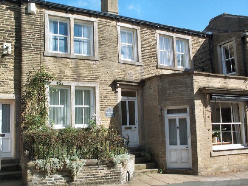 Дом в Торнтоне, где родились сестры Бронте