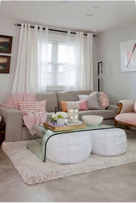 Прозрачная мебель в гостиной