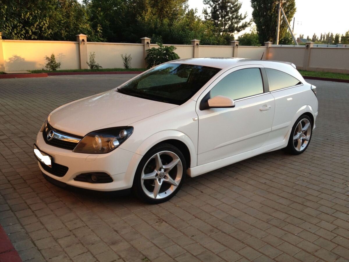 Opel Astra H (фото с auto.ru)