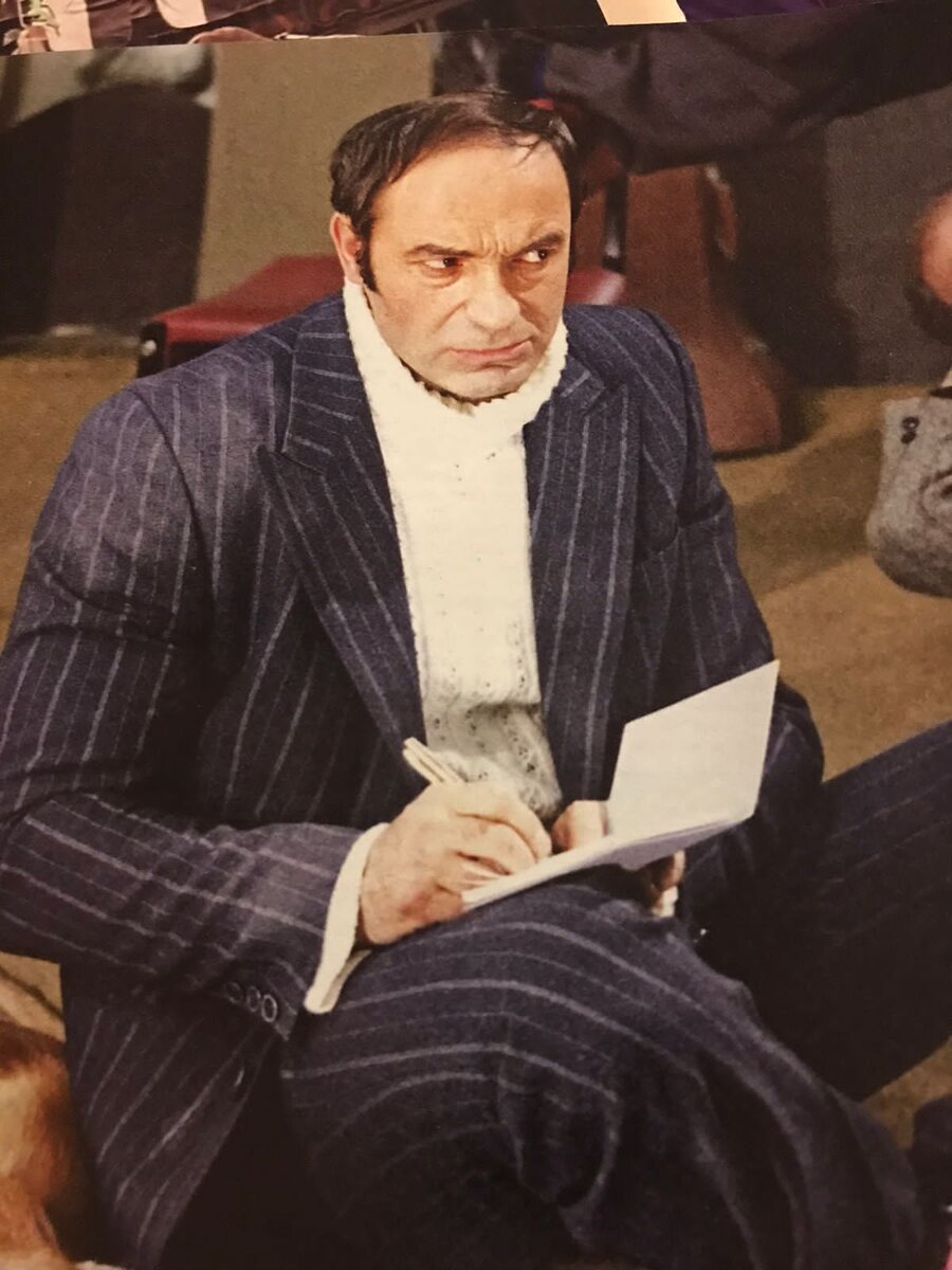 Кадр из фильма "Гараж"