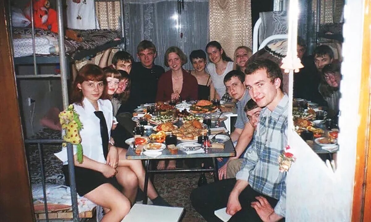 Студенческое общежитие 90х