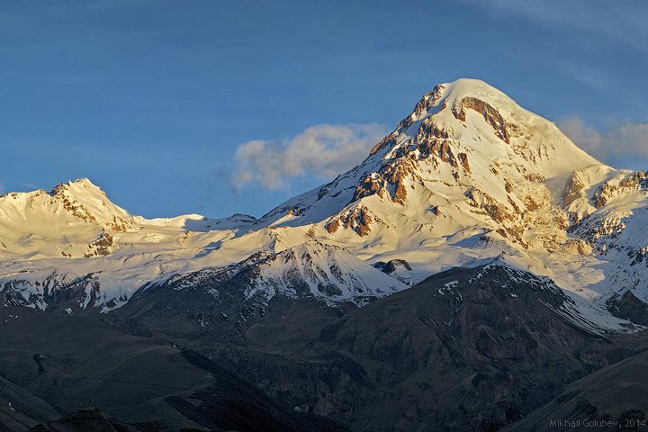 Гора Казбек с востока.