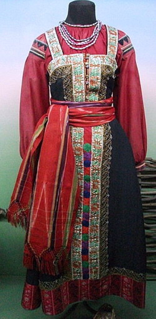 Праздничный костюм однодворки. Фото из открытых источников.