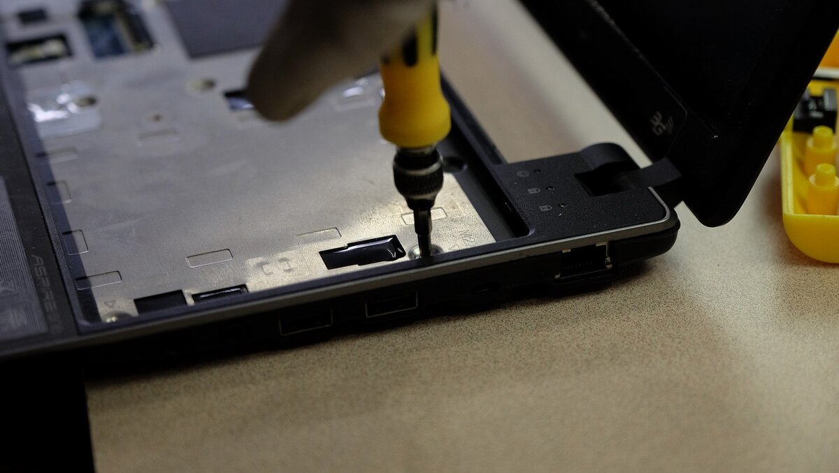 Замена разъема питания ноутбука в Санкт-Петербурге