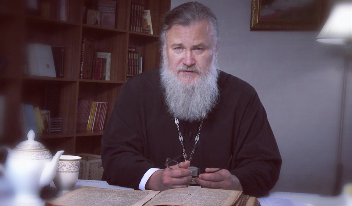 Владимир Новицкий — протоиерей, настоятель Храма Святителя Николая у Соломенной Сторожки в Москве, в прошлом – врач-психиатр.